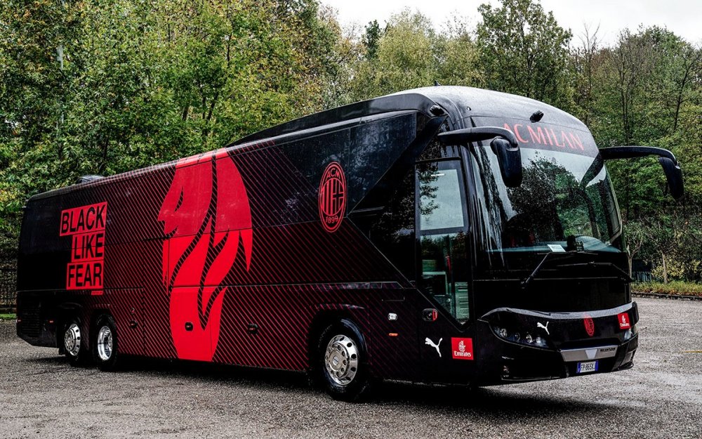 ac-milan-team-bus.jpg